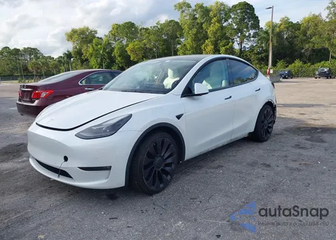 2022 Tesla Model Y Performance Dual Motor All-Wheel Drive from USA, damaged, VIN 7SAYGDEF5NF323622